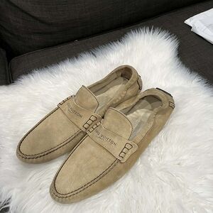 Louis Vuitton Men’s Suede Driving Loafers in Tan Small Details Photos